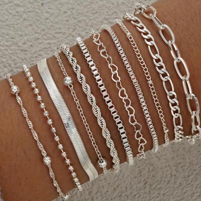 17KM 11-teiliges Set aus herzförmigen, runden Perlenarmbändern aus Metalllegierung mit mehreren Lagen minimalistischer, mehrlagiger Kettenaccessoires für Damenschmuck