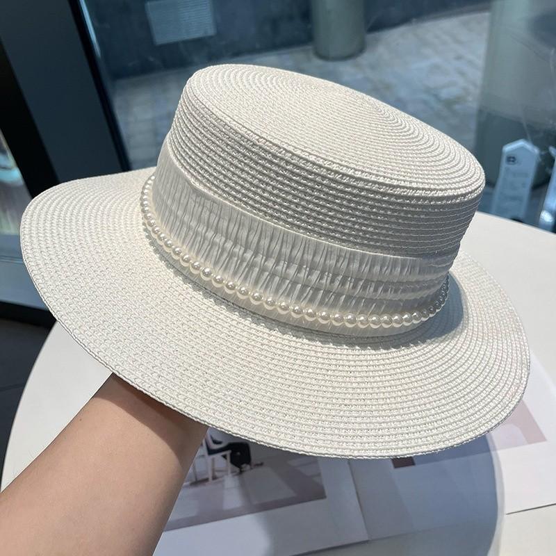 

Летняя соломенная шляпа с деталью-цепочкой и козырьком для отдыха на природе и пляже белый