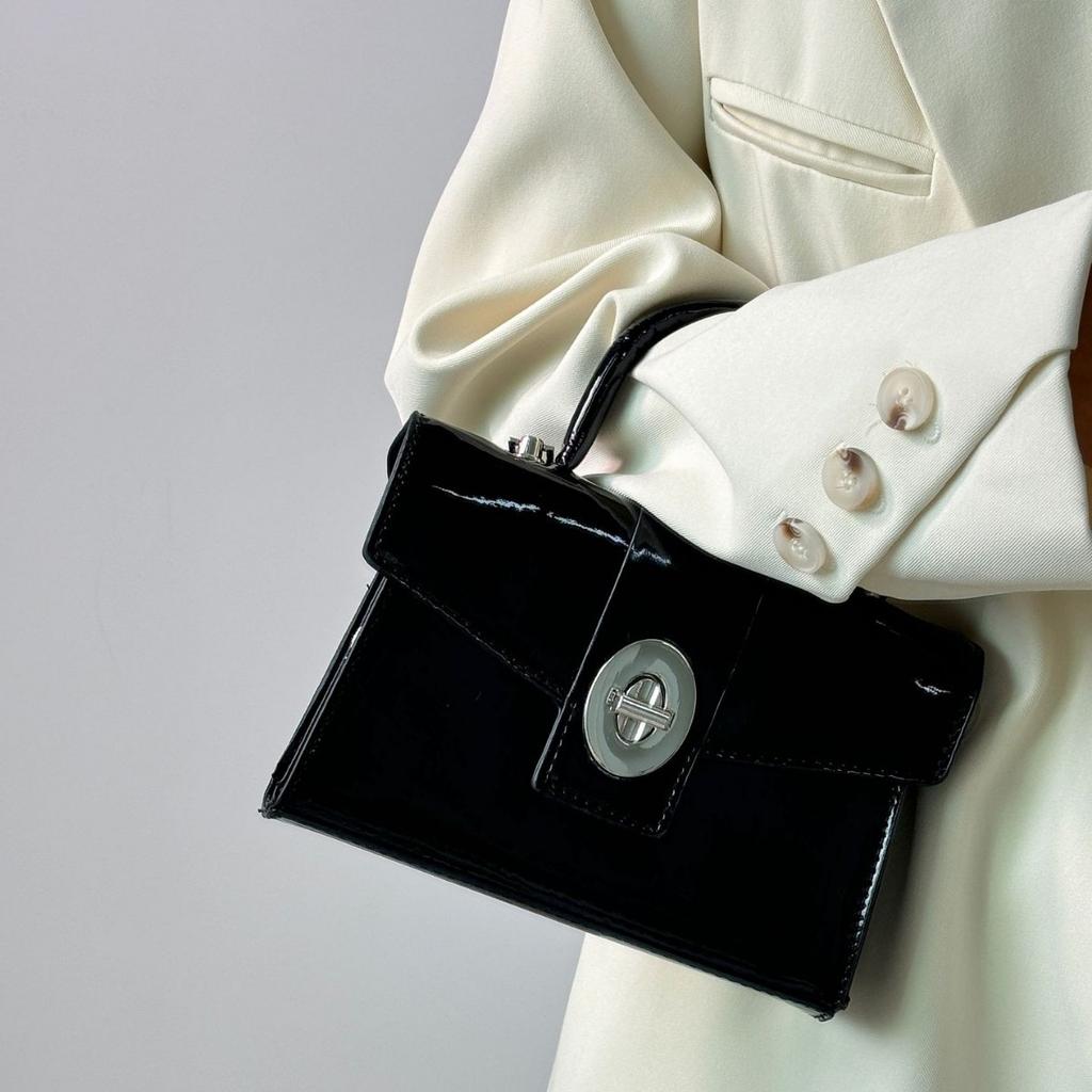 Vintage High-End Patent Leather Motorcycle Small Square Bag for Women 2024 New Trendy Fashion Versatile Shoulder Crossbody Bag