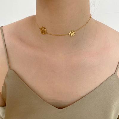 Anderes Designgefühl hohle Rose Persönlichkeit dunkler Ins-Stil kurze Halskette Kragen Blume modisch