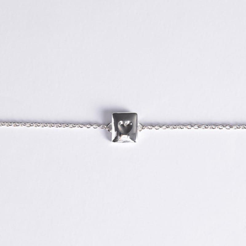 WEAR DRAWING Mini Heart Bite Bracelet