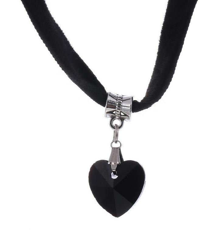 Japanese Velvet Necklace Japan Harajuku Retro European And American Heart Shaped Crystal Pendant Lace Black Peach Heart Necklace