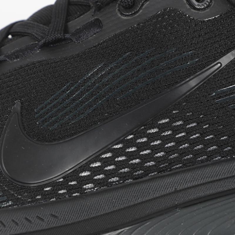 Nike Vomero 18