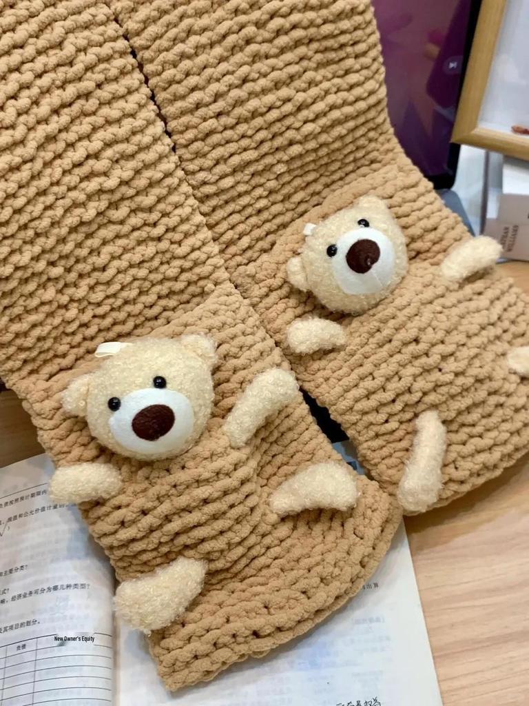Pocket Bear Hand-Knitted Wool Scarf DIY Kit - Homemade Gift for Partner