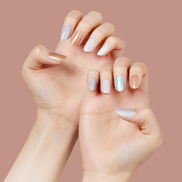 

Гелевая наклейка для ногтей Nail With Me, не требующая лампы, WARM WAIT, 1 шт.