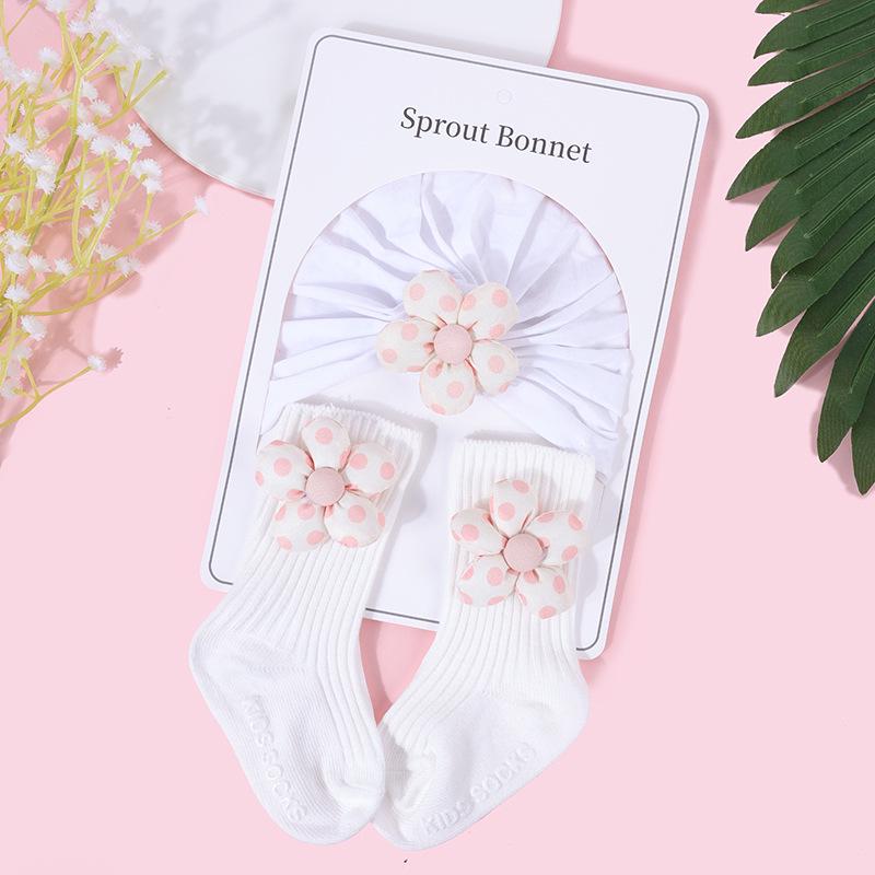 Cotton Flower Newborn Baby Hat & Socks Set (0-12 Months) - Spring/Autumn