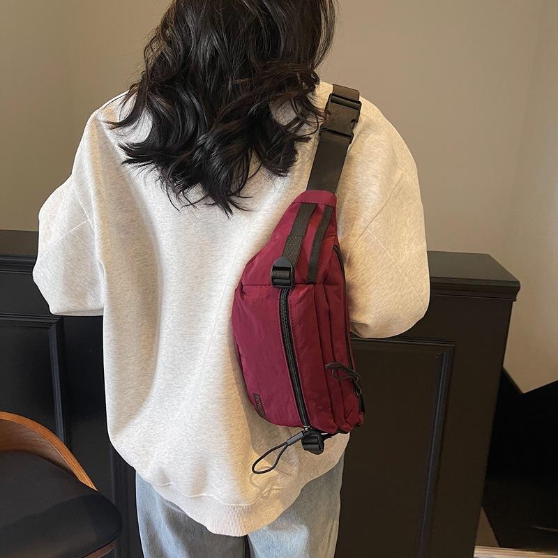 

Tide cool tooling locomotive ins breast bag men s and women s daily commuting leisure large-capacity messenger bag красный