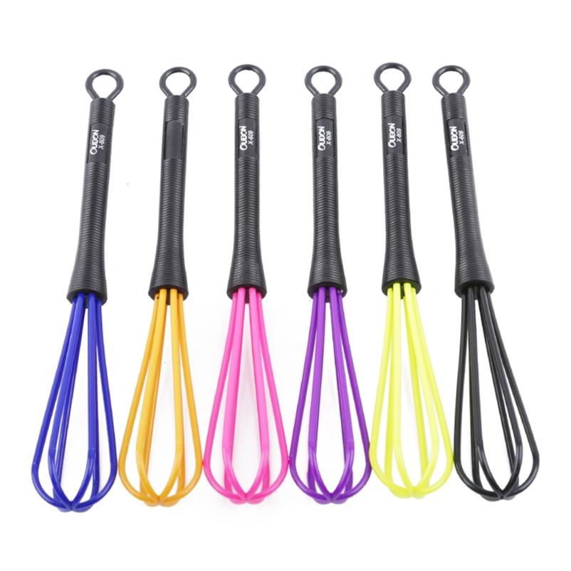 Plastová metla na šlehání krémů na vlasy