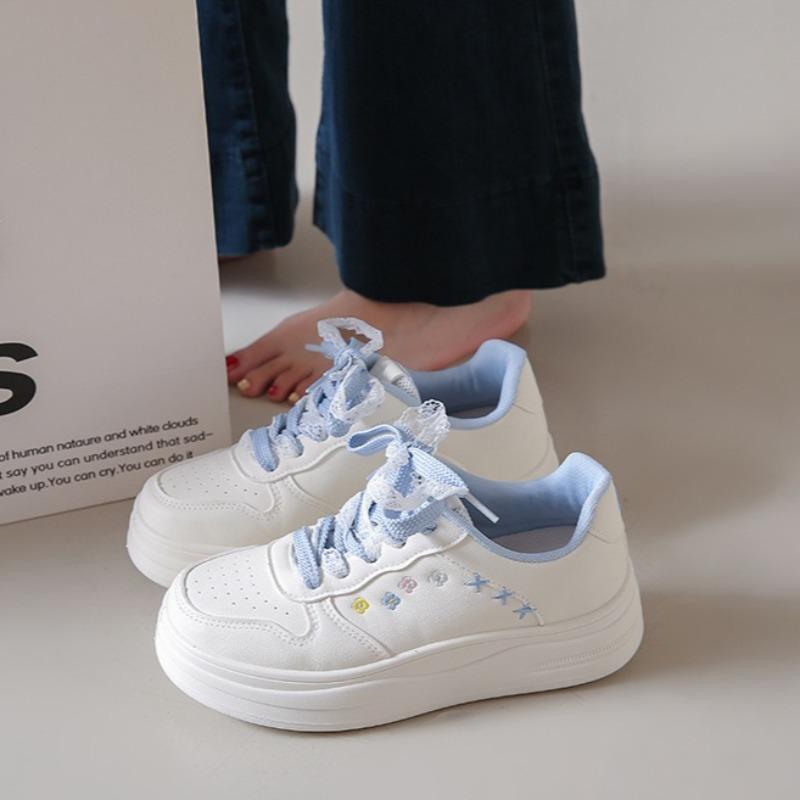 Fashion Thick Bottom Breathable Casual Shoes 2025 New Women Breathable Lace-up Vulcanzied Shoes Luxury Lightweight Flats Sneakers Mujer