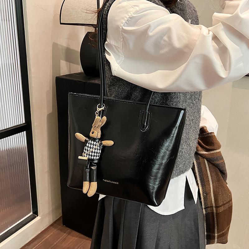 

Простая ретро сумка-тоут женская 2025 новая зимняя большая вместительная универсальная сумка через плечо премиальная сумка для поездок 24*3*24