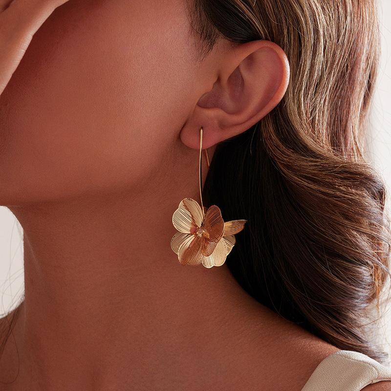 Vintage Gold Color Double-Layer Hollow Flower Hoop Earring for Women Punk Geometric Metal Ginkgo Leaf Earrings Jewelry Gifts