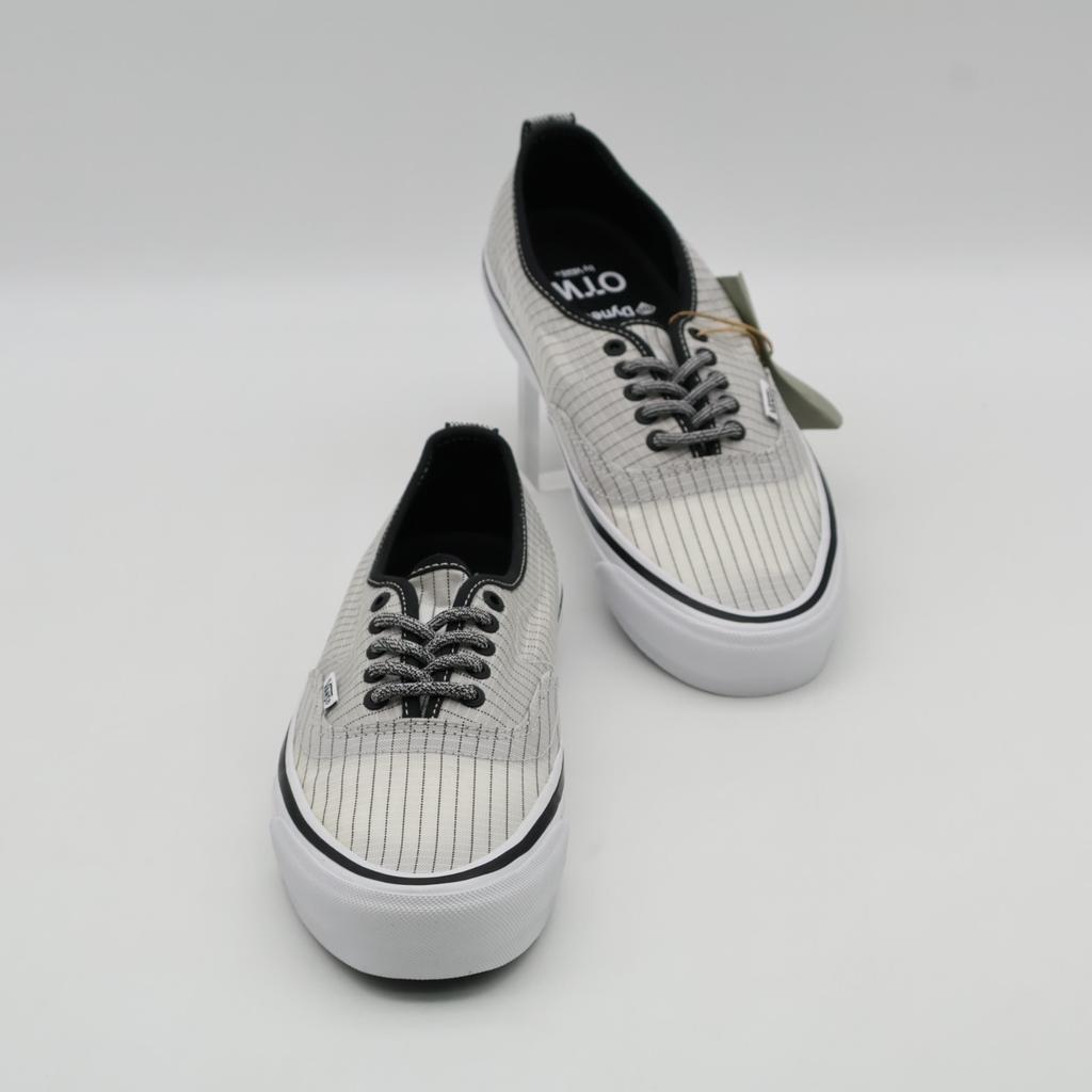 VN000EH1BA2 OTW by Vans Authentic 44 HT Vibram Black White (Men's)