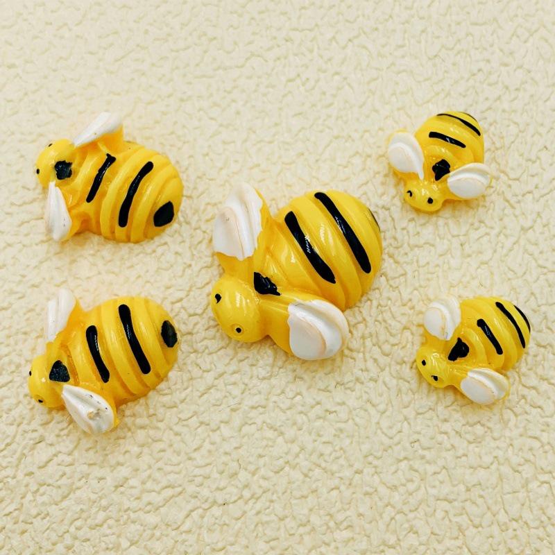 

Resin Bee Hair Clips & DIY Jewelry Accessories for Children Small 14mm*14mm