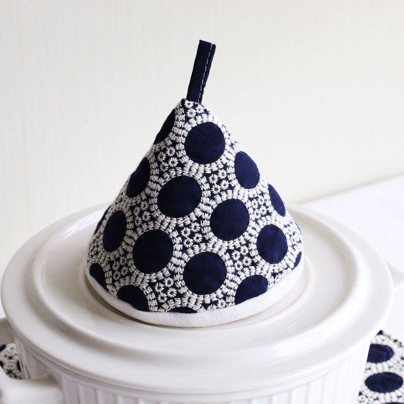 

Northern Europe Household Fabrics Anti-Scald and Heat-Resistant Teacup Tissue Box Triangle hat((Dark blue)) Meet (Embroider)