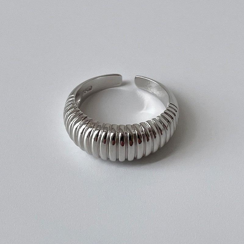 Retro Plaid Striped Adjustable Ring: Korean-Japanese Fusion for Women Open Adjustable