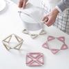 1Pcs Anti-heiße Tischset Hause Kunststoff Platte rotierenden Matte kreative rutschfeste Isolierung Pad