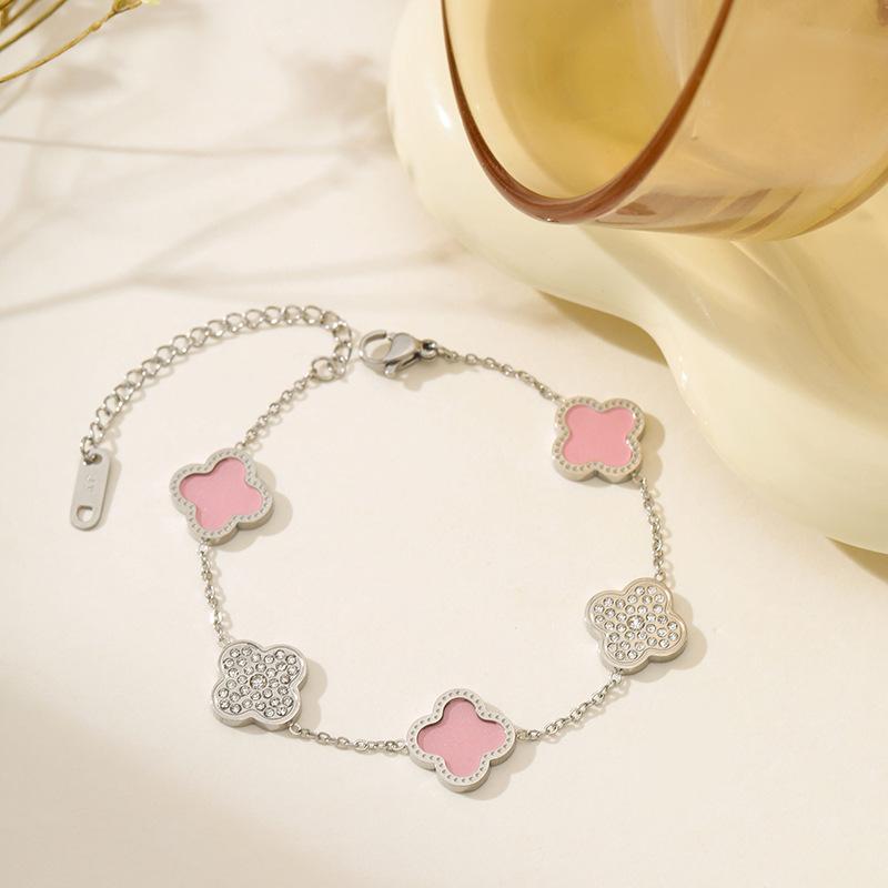 

Модный браслет из титановой стали с 18-каратным покрытием в виде четырехлистного клевера, легкая роскошь, ощущение простоты, модный универсальный браслет