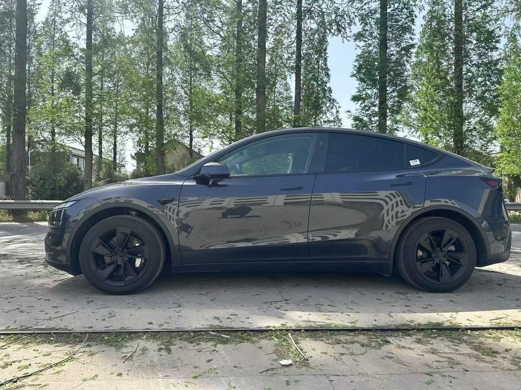 19-inch Wheel Hub Cover for Tesla Model Y - Anti-Scratch Protection Accessory