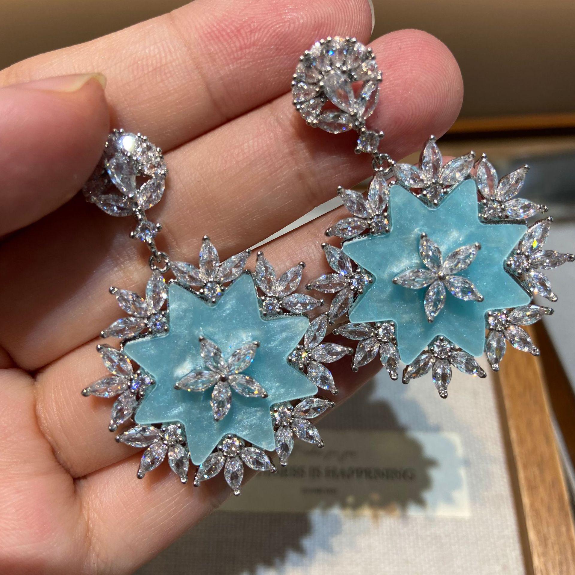 

Zircon Full Of Fritillary Snowflake Niche Design Light Luxury High Sense Personality Temperament Elegant Noble Earrings Women
