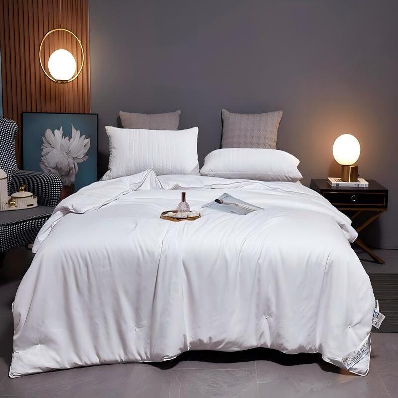 Donner Home Textiles Natural Silk Jacquard Quilt