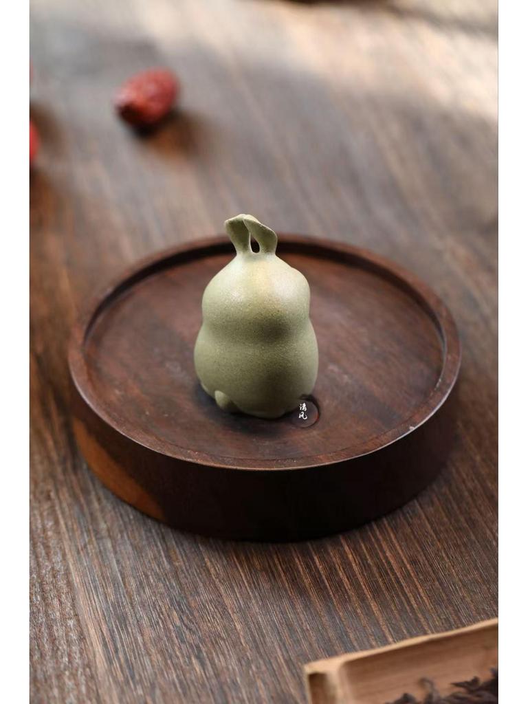 Yixing Zisha Cute Bunny Tea Pet: Lucky Rabbit Ornament for Tea Play and Fun.