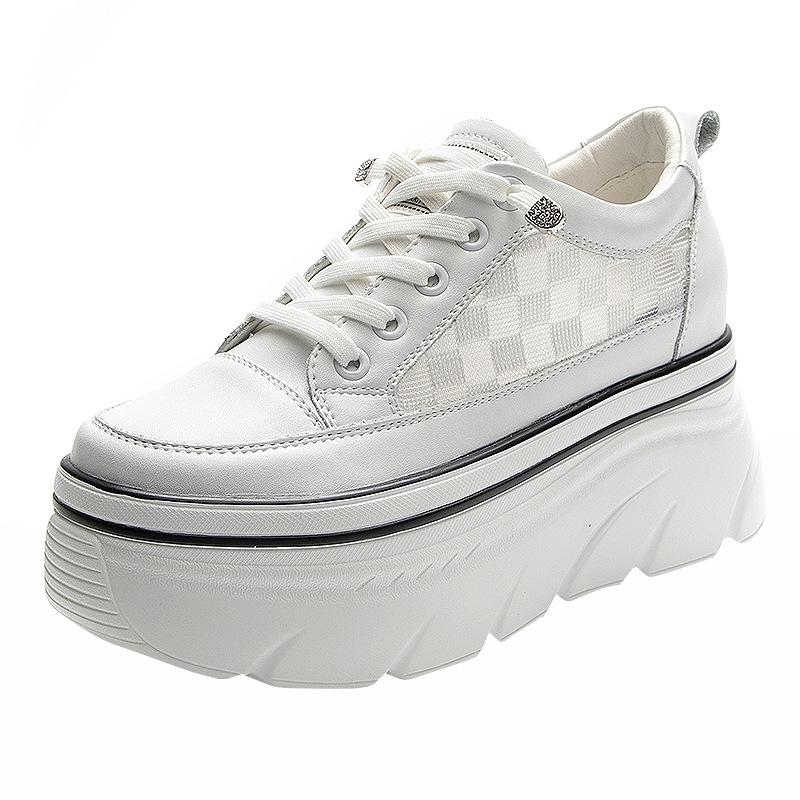 2025 Sommer neue kleine weiße Schuhe Muffin-Schuhe Plateau lässig vielseitig runde Spitze Innenhöhe Modeschuhe Trend