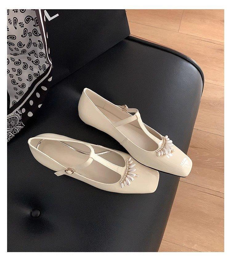 

2025 new French pearl square head inner height increase flat-soled single shoes women s shallow mouth one-word buckle belt Mary Jane women s shoes 35 белый