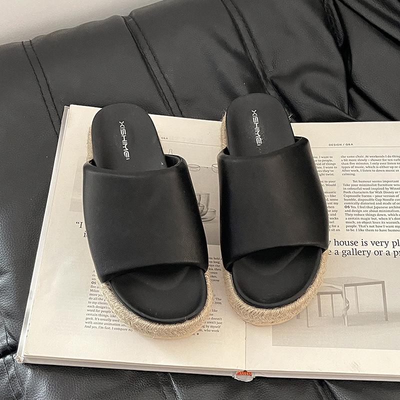 Fashion and versatile casual thick-soled one-word drag women's summer retro design feels comfortable and wears flat-soled cool slippers women's shoes