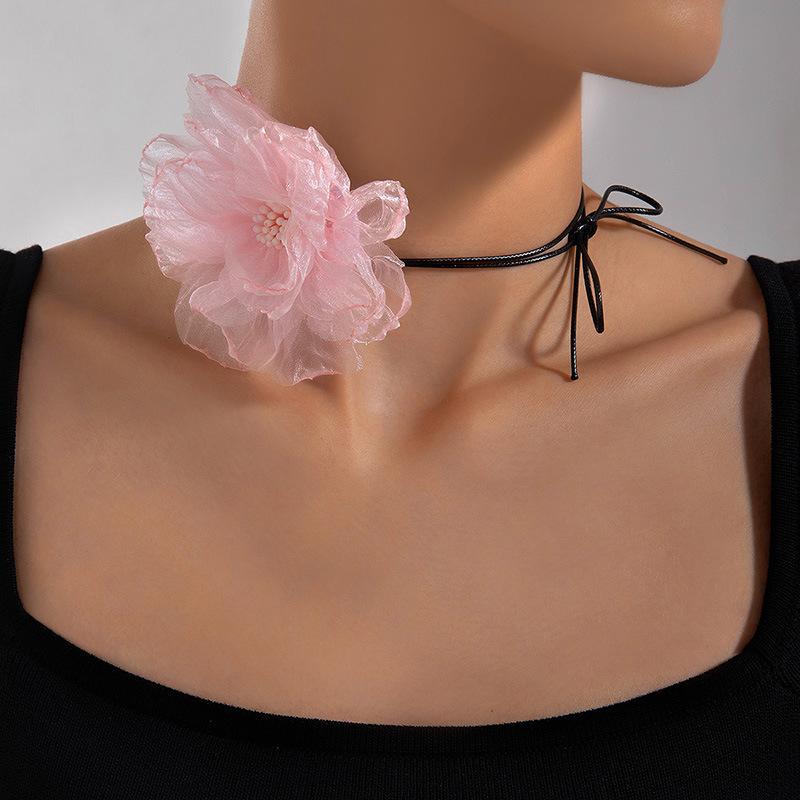 Collana di perle, collana in pizzo a farfalla bianca, catena per clavicola con fiore geometrico in tessuto