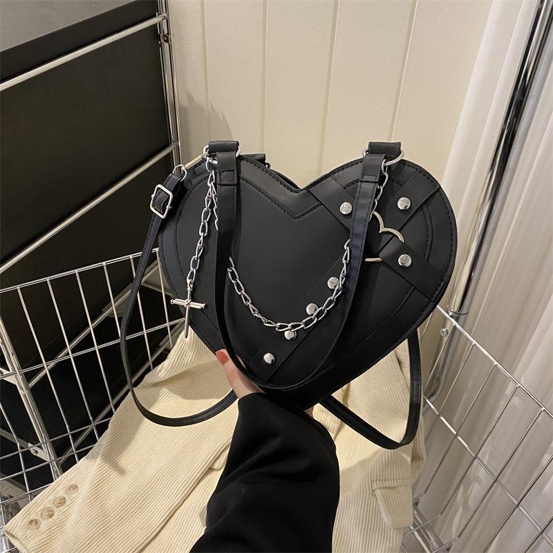 Heart-Shaped Bag with Punk Chain, Casual And Stylish, Perfect for Trendy