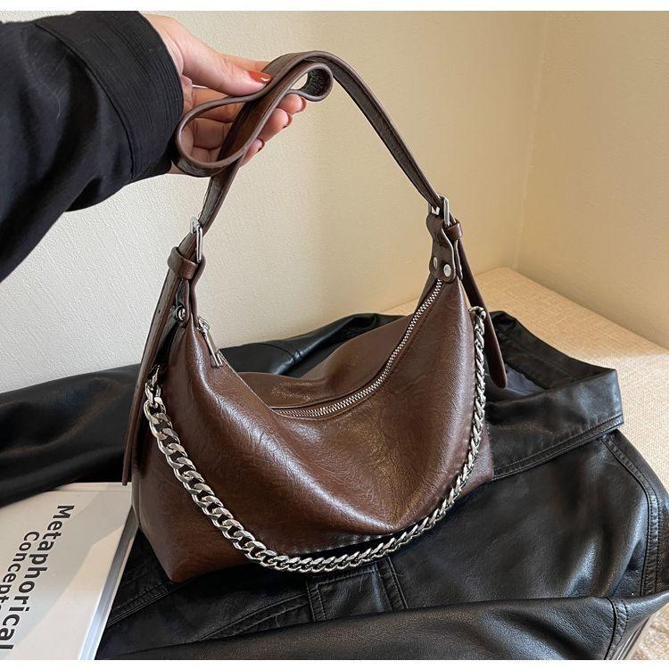 Ielgy Large Capacity Retro Shoulder Messenger Bag Chain Ladies Dumpling Bag