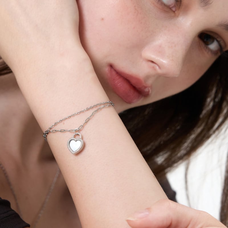 

L’OMBRILLANT Mon Heart Mother-of-Pearl Vintage Bracelet FREE