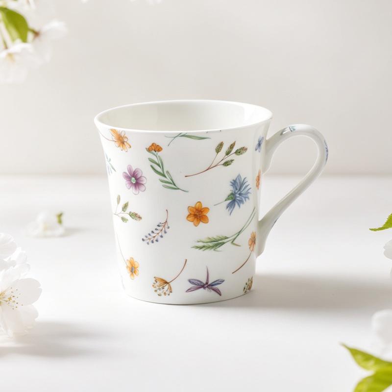 

Bone China Coffee Cup with Small Floral Pattern English Afternoon Tea Flower Tea Coffee Cup Home Breakfast Milk Mug Women s Gift 301-400ml