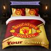Manchester United Spersonalizowany Zestaw Pościeli z Nazwą 1 Poszwa na Kołdrę + 2 Poszewki na Poduszki Logo Piłkarskie Spersonalizowany Prezent na Specjalną Okazję Wystrój Sypialni
