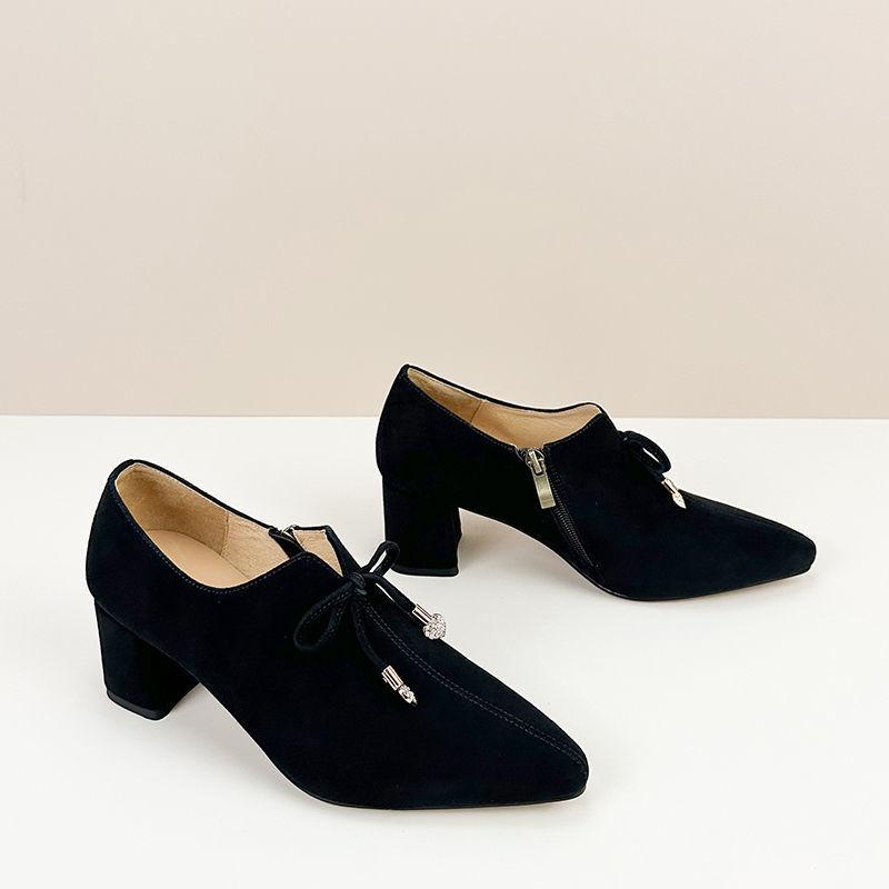 

2025 new deep mouth high heels women s autumn fashion front lace-up comfortable versatile bow pointed thick heel single shoes 40 чорний