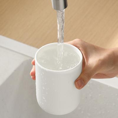Mundspülbecher Lebensmittelqualität Studentenwohnheimbecher Anti-Rutsch-Silikonbasis Schnellabfluss-Design Badezimmerbecher