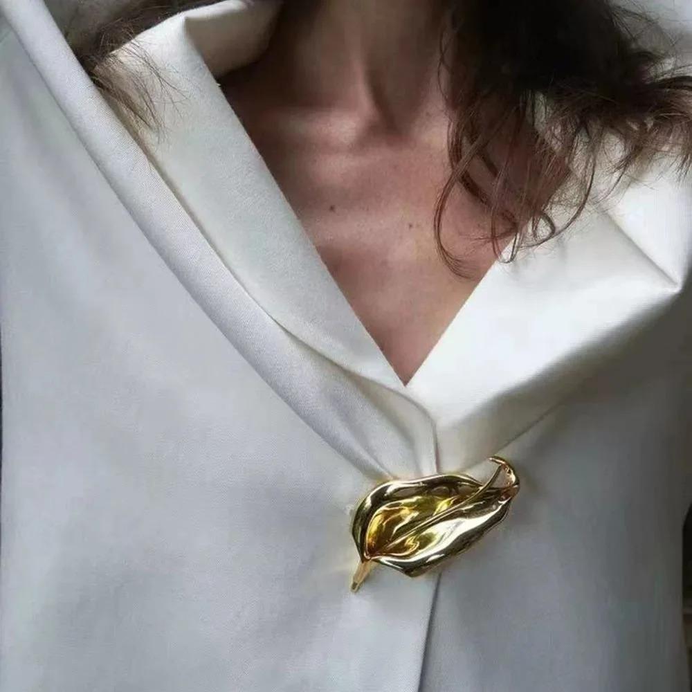 Vintage Lily Flower Leaf Brooches for Women Unisex Luxury 2-color Metal Plants Party Office Brooch Pins Jewelry Gifts 2026