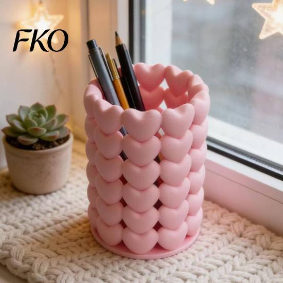 Cute Stationery Holder 3D Printed Hollow Heart Pen Holder, Aesthetic Stand, Girlish Burr-free Makeup Brush Multifunctional Storage Container for Home