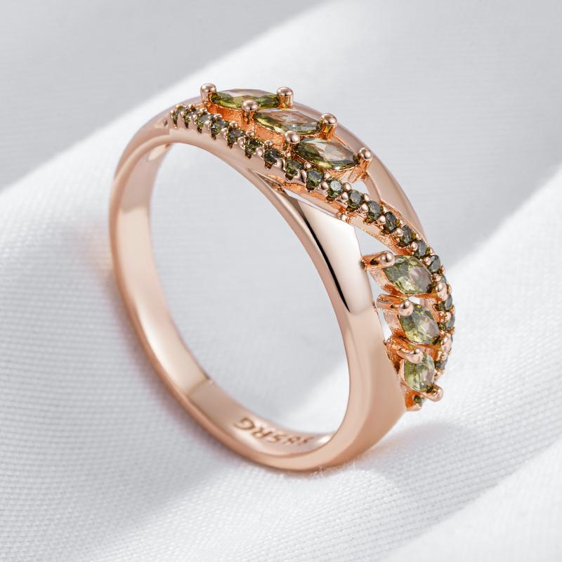 Unique  Rose Gold Color Crystal Ring For Women Fashion Olive Green Natural Zircon Accessories Vintage Daily Jewelry