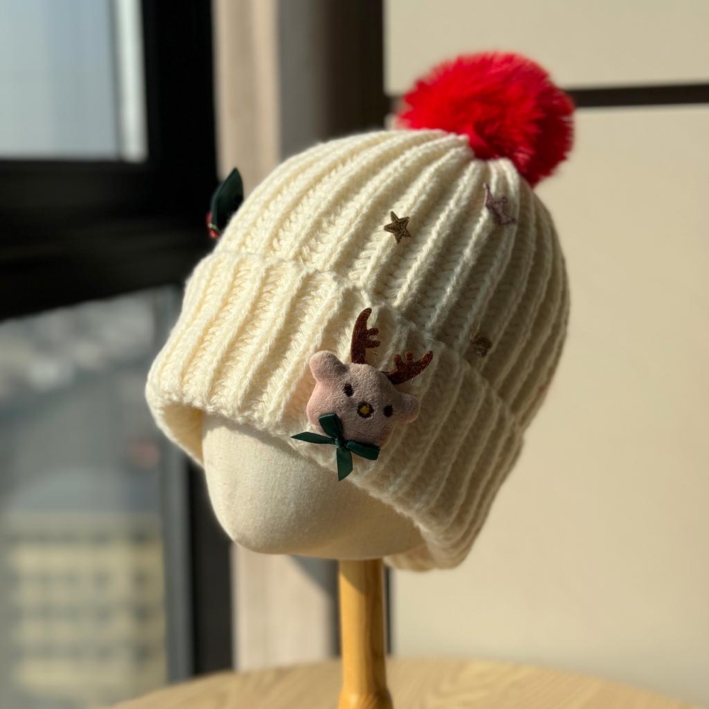 Autumn and Winter Christmas Hats for Adults, Knitted Woolen Hats with Deer and Bow Designs, Unisex Pullover Hats for a Festive Atmosphere