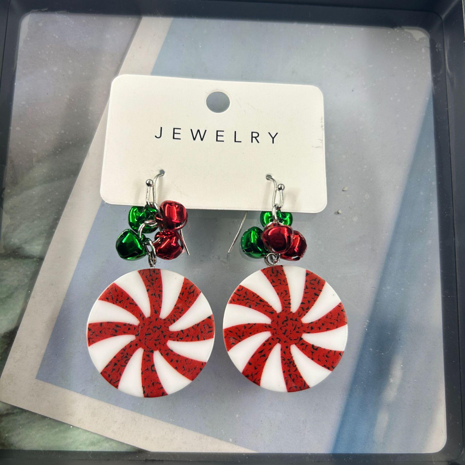 

Elegant Spiral Christmas Bell Earrings: Creative Dangle Design for a Luxurious Holiday Charm E019