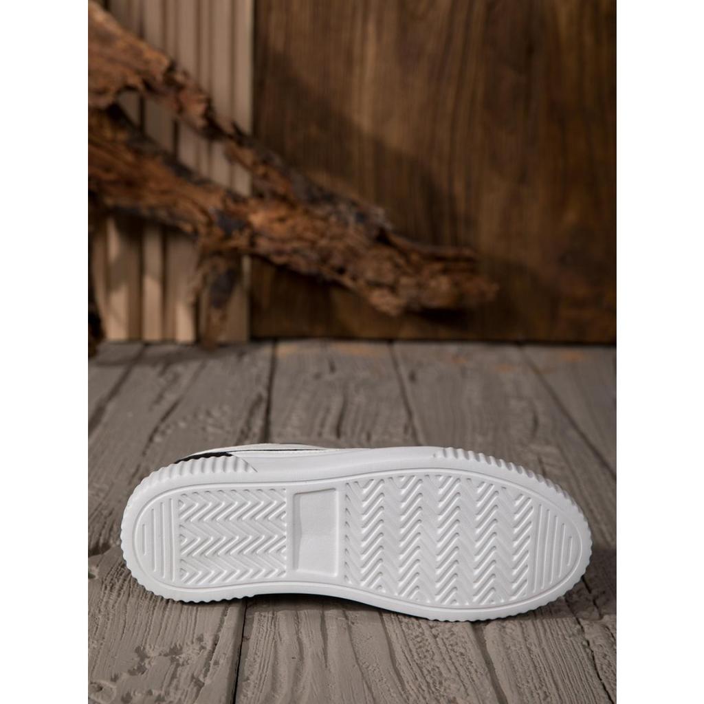 Unisex Low Cut Sports Shoes - Lace Up Closure All Season Casual Shoes - Comfortable Fabric Insole, Durable and Long-lasting Lifestyle Shoes