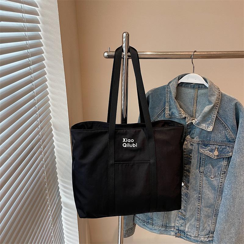 

Casual simple large-capacity canvas bag women s new fashionable versatile shoulder tote bag class bag