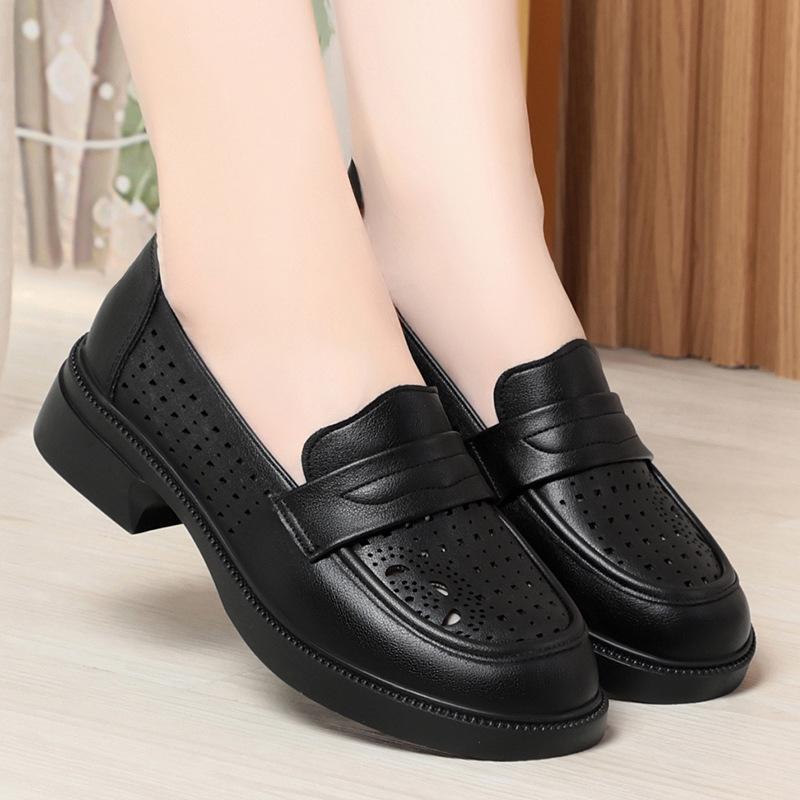 35cm Breathable Cutout Soft leather Loafers Platform Shoes 2025 Spring Summer Flat Square Heels Shoes Moccasins for Office Mom 35 4583₽