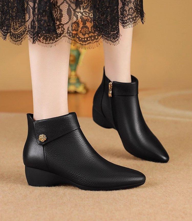 Slope Heel Short Boots Women's 2025 New Autumn and Winter Popular Fashion Lightweight Non-slip Soft-soled Women's Boots Velvet Warm Cotton Shoes