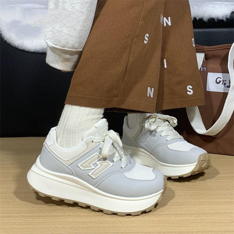 Sports and leisure shoes spring and autumn new soft-soled dad shoes wear-resistant niche design