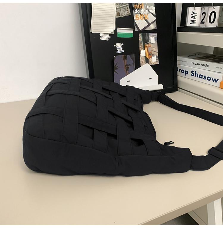 Men's Crossbody Bag Hollow Messenger Bag Women's Large Capacity Shoulder Bag