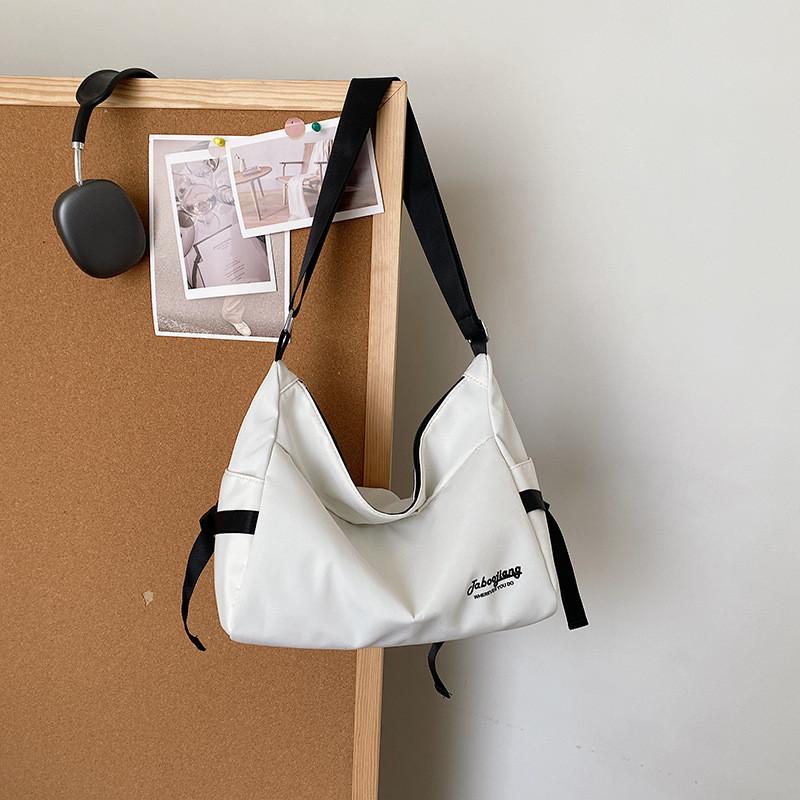 Stylish Japanese Artistic Tote Bag For Everyday Use With Large Capacity And Modern Design белый