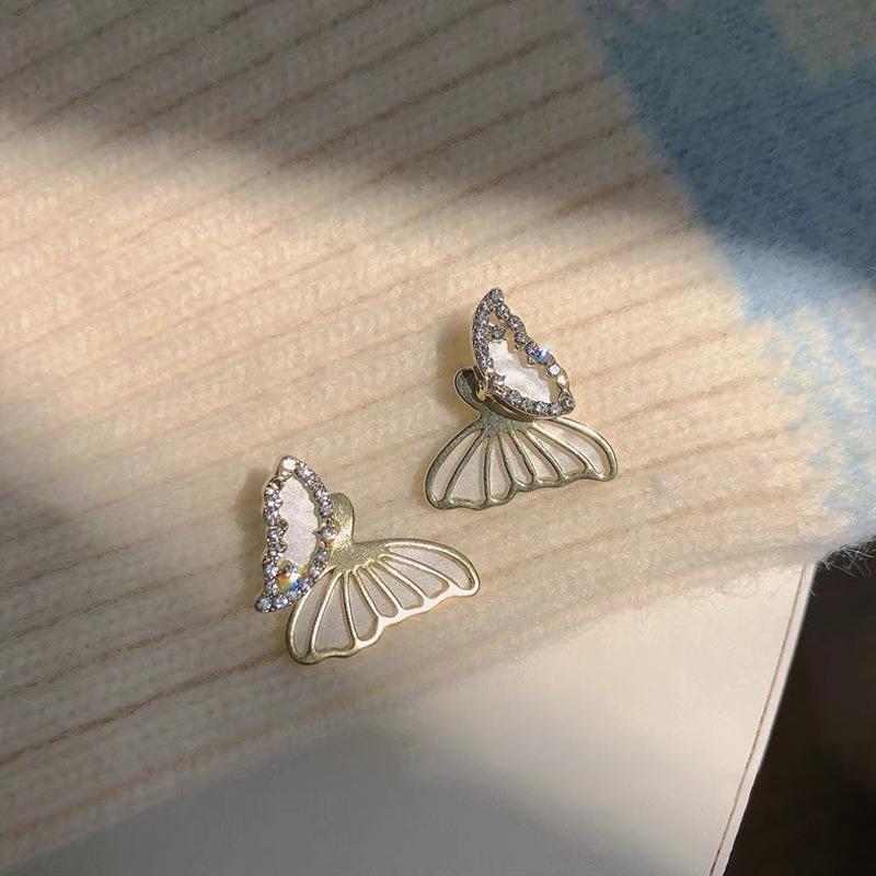 Premium butterfly stud earrings~ ins light luxury simple temperament earrings women's new niche design earrings