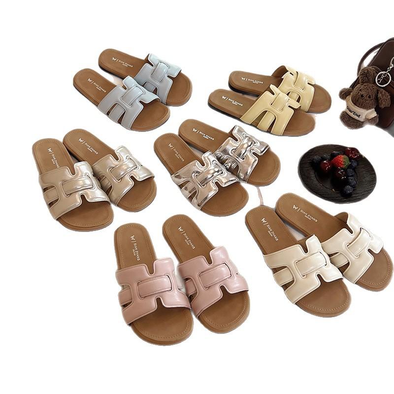 Internet celebrity fashion fairy wind beach sandals 2025 summer and autumn new French versatile flat casual one-word slippers